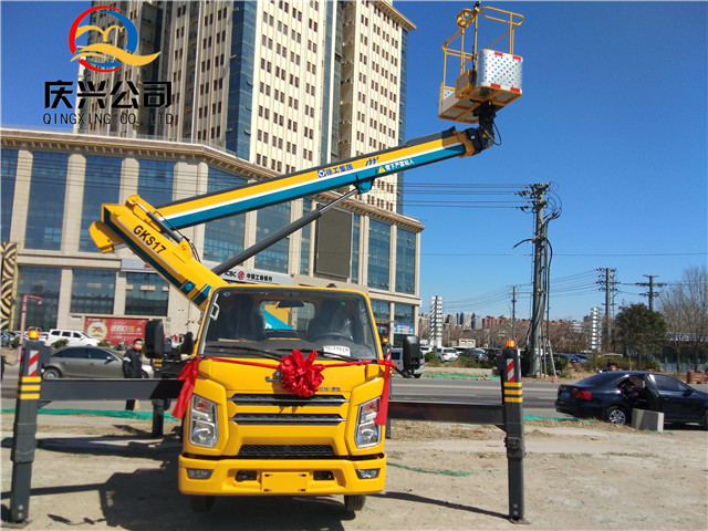 高空作業(yè)車(chē) 18米(徐工)